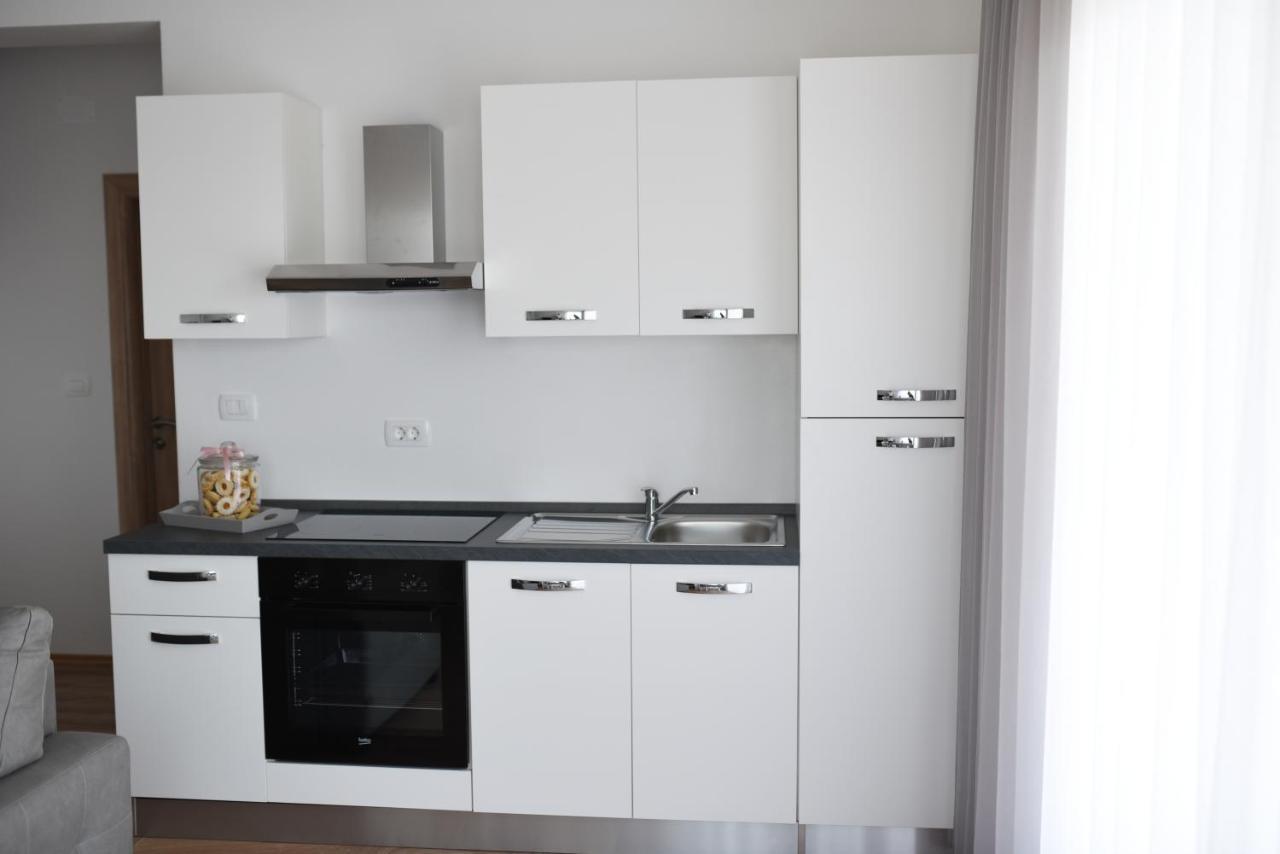 B1villa Srima Exteriör bild
