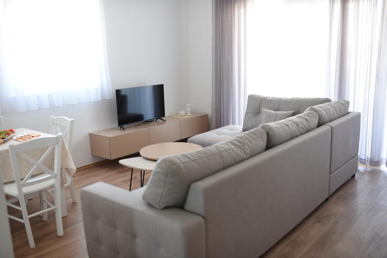 B1villa Srima Exteriör bild