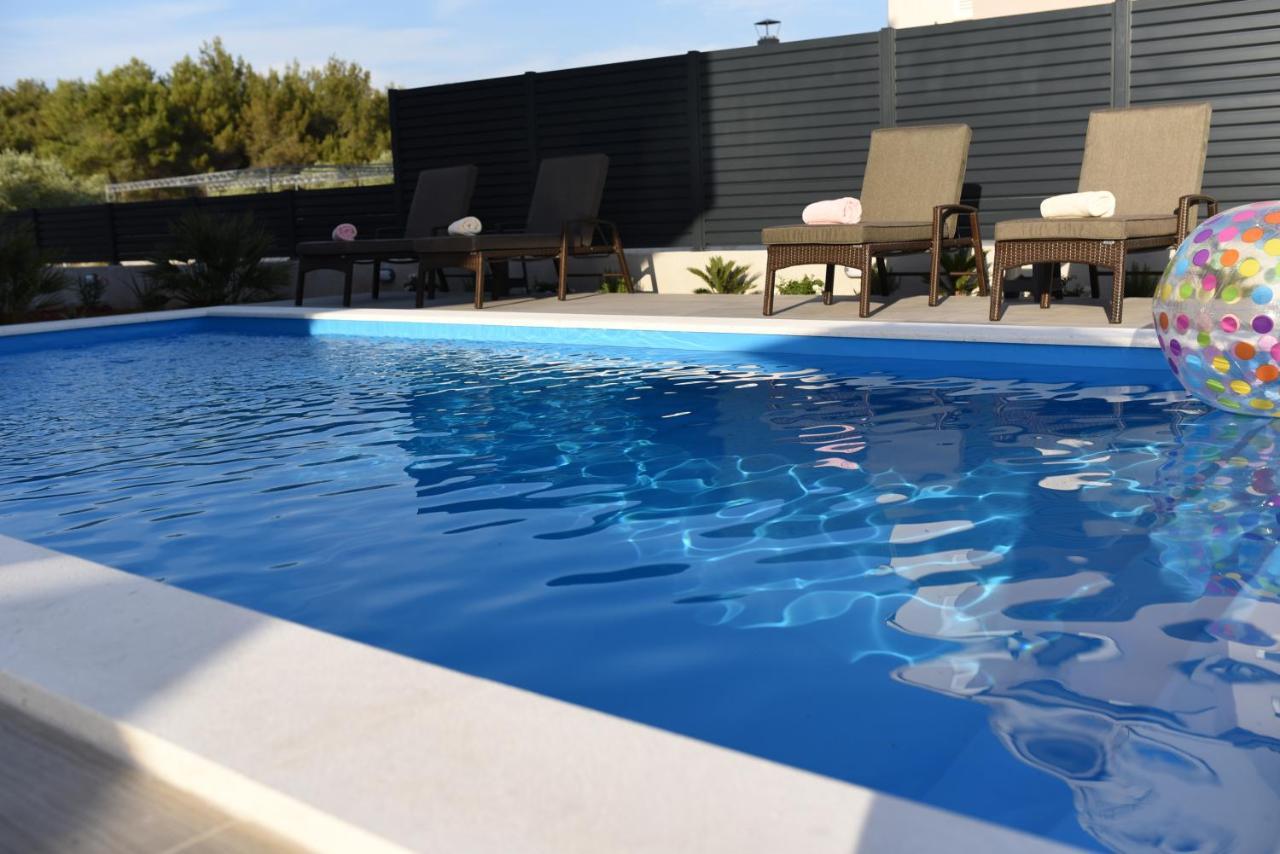 B1villa Srima Exteriör bild